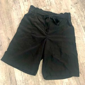 Black Tie Bermuda Shorts